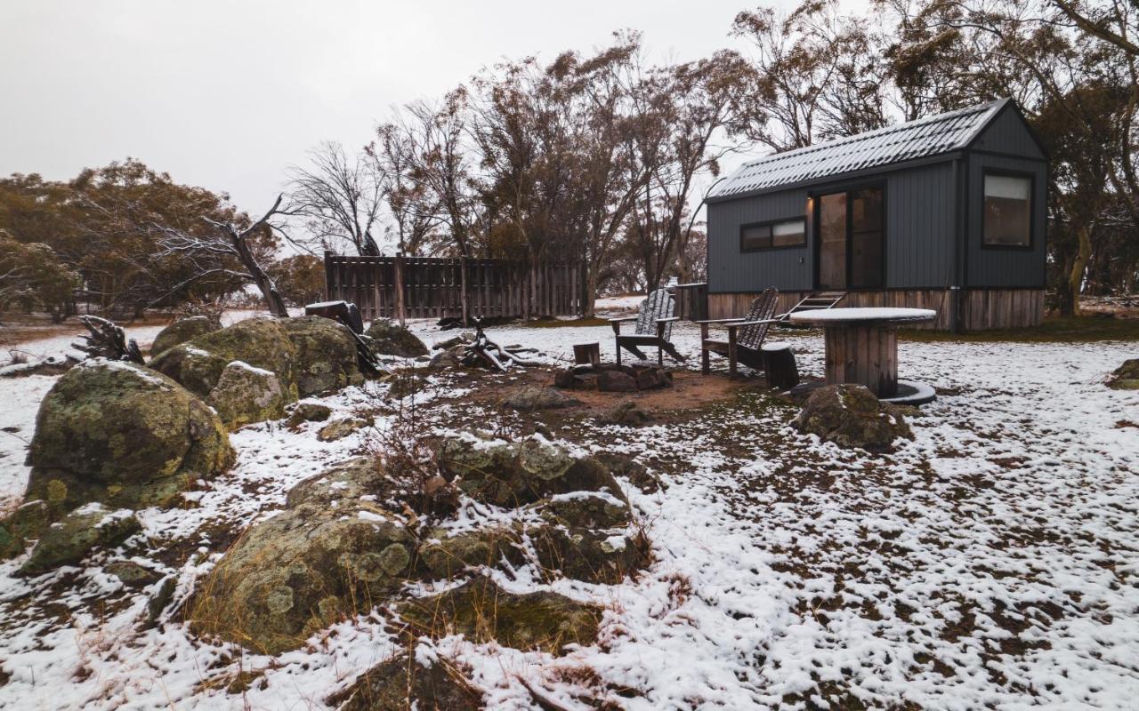 Big Yard Escapes - Two Off-Grid Tiny Houses On The Mowamba River Jindabyne Eksteriør bilde