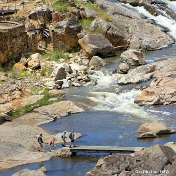 Big Yard Escapes - Two Off-Grid Tiny Houses On The Mowamba River Jindabyne Eksteriør bilde