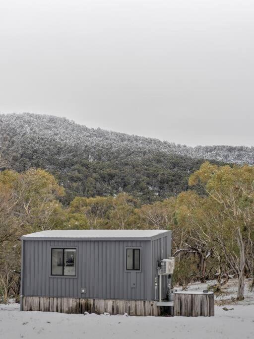 Big Yard Escapes - Two Off-Grid Tiny Houses On The Mowamba River Jindabyne Eksteriør bilde