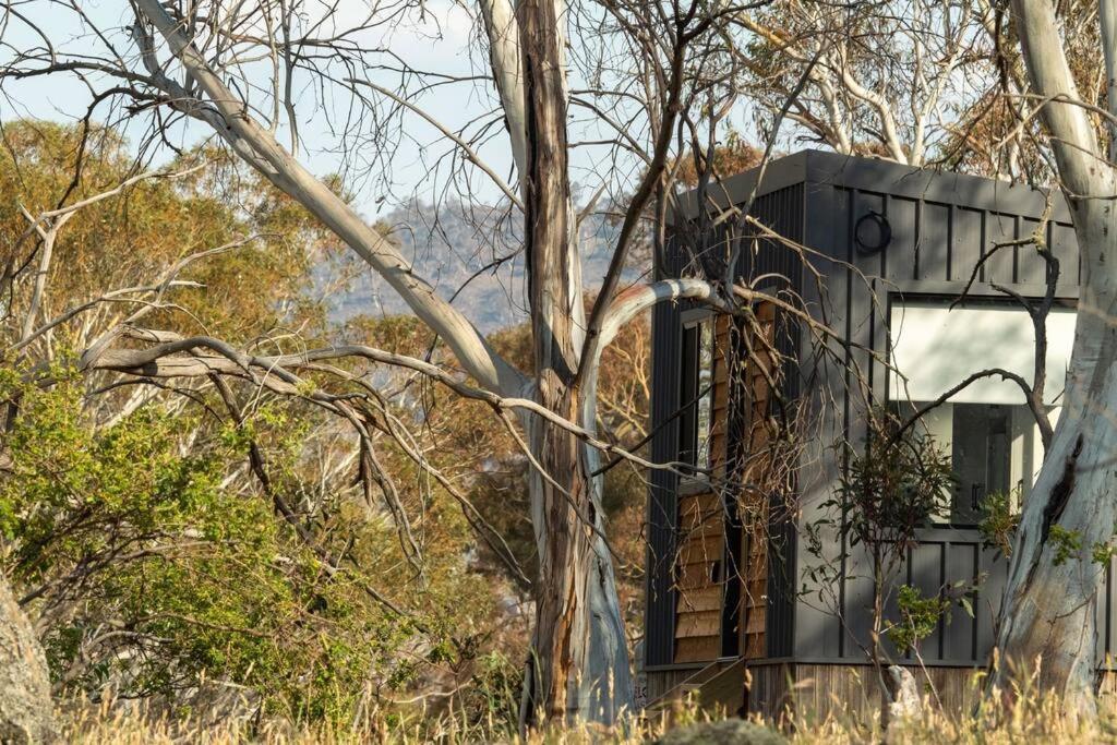 Big Yard Escapes - Two Off-Grid Tiny Houses On The Mowamba River Jindabyne Eksteriør bilde